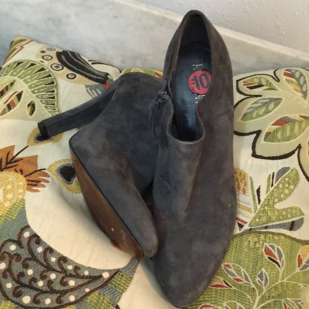 New Lauren Ralph Lauren Grey Suede Heeled Boots 10 - Picture 8 of 8